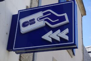 Bonifico istantaneo gratuito: la direttiva UE che obbliga le banche dal 2026