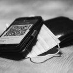 Gettoni telefonici storici in esposizione, alcuni con sigle rare che valgono oltre 3.000 euro.